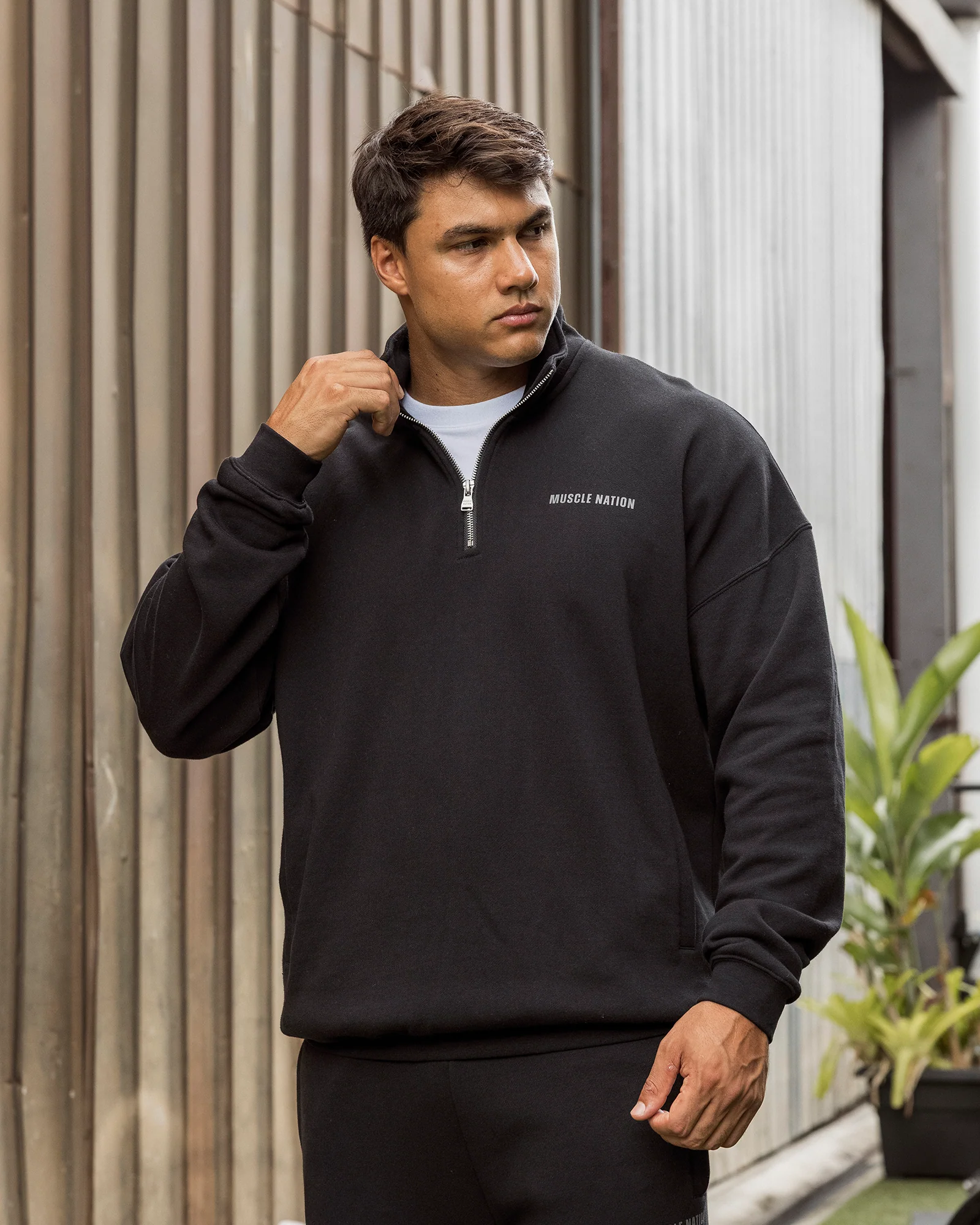 Essential Quarter Zip - Black